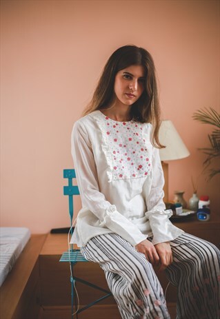'ME AGAIN' WHITE EMBROIDERED TOP
