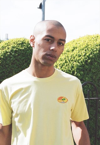 SHORT SLEEVED T-SHIRT WITH YELLOW EMBROIDERED FRUIT STICKER