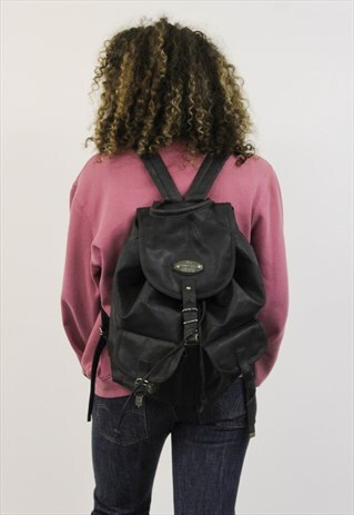VINTAGE BLACK LEATHER RUCKSACK