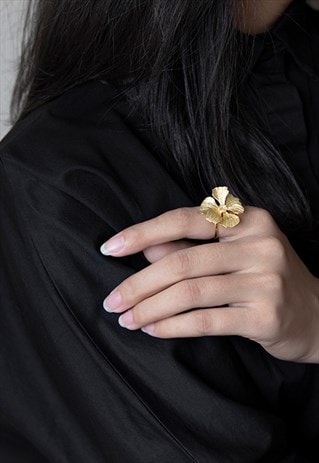 GOLD PEONY FLOWER OPENING RING