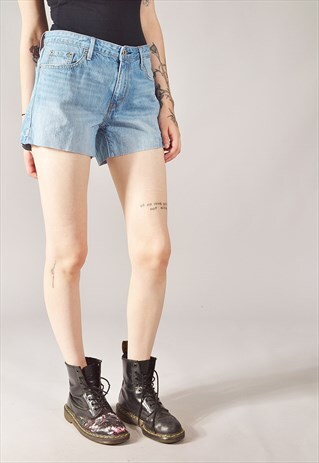 VINTAGE LEVI'S DENIM SHORTS MID BLUE