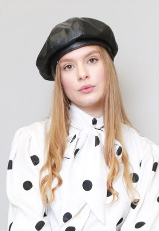 VINTAGE 1980S SOFT BLACK LEATHER BERET