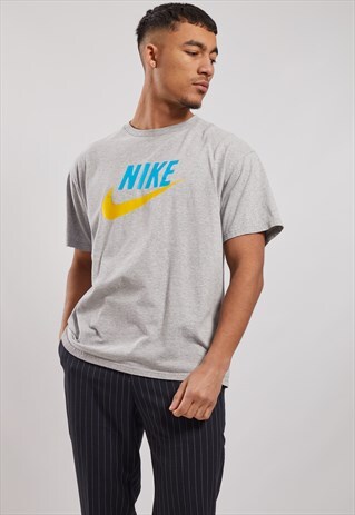 VINTAGE NIKE T-SHIRT