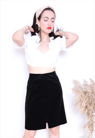 VINTAGE 90S BLACK VELVET HIGH WAISTED MINI SKIRT