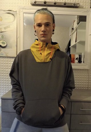 STITCHED REWORDED Y2K HIGH NECK 90S SKIING LOOK BEAM HOODIE