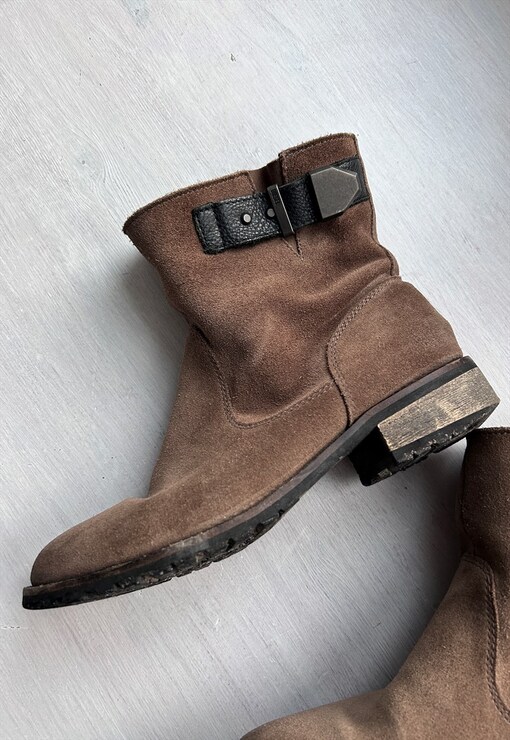 clarks marana amber suede boot