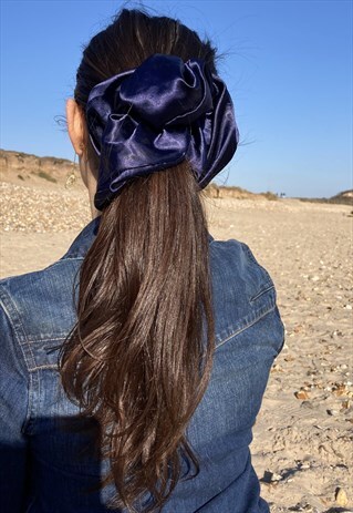 GIANT SATIN HAIR SCRUNCHIE