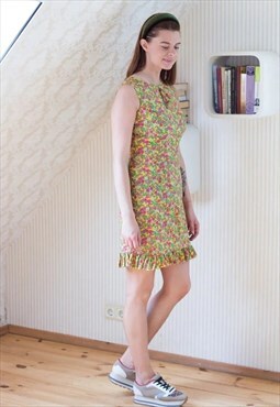 Yellow floral sleeveless short dress