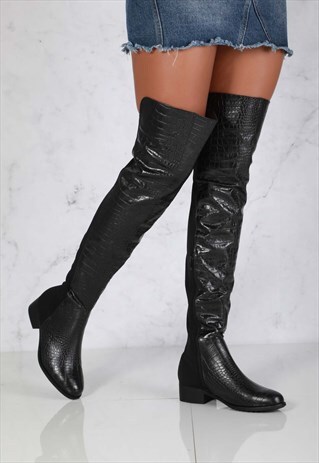 STRETCH BACK CROC DETAIL BOOT IN BLACK CROC