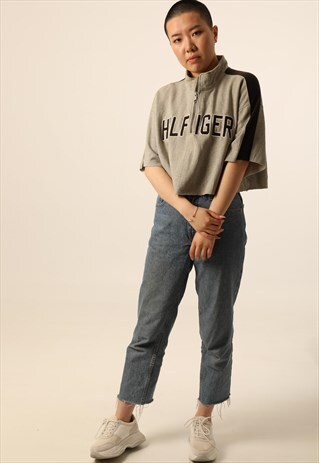 VINTAGE TOMMY HILFIGER EMBROIDERED CROP 1/4 ZIP SWEATSHIRT