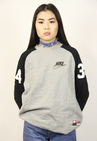 VINTAGE NIKE SWEATSHIRT