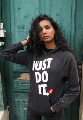 VINTAGE NIKE HOODIE