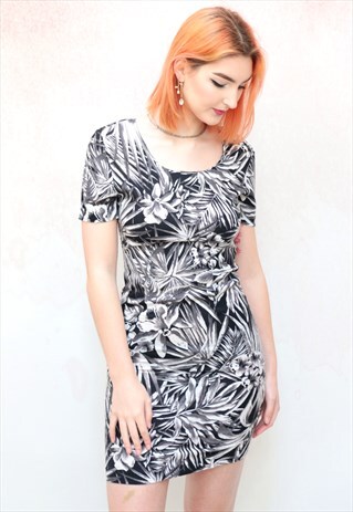 1990S VINTAGE MONOCHROME TROPICAL PRINT SHIFT MINI DRESS
