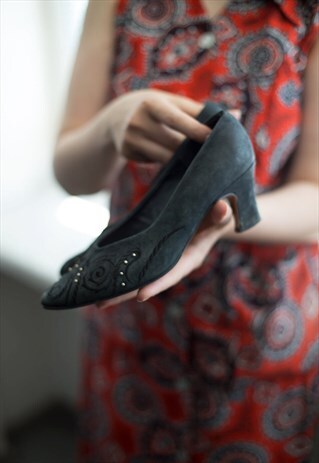 VINTAGE 80'S BLACK SUEDE EMBROIDERED STUDDED SHOES