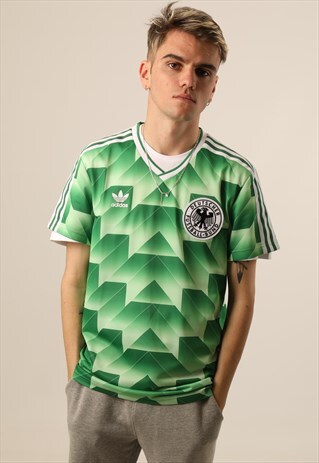 VINTAGE RARE ADIDAS PRINTED GERMANY FOOTBALL T-SHIRT