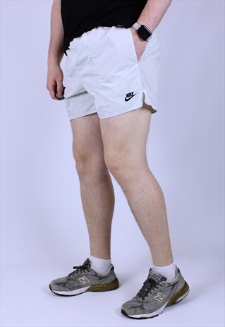 VINTAGE NIKE TEAM SHORT RARE LOGO