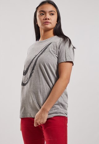 VINTAGE NIKE T-SHIRT