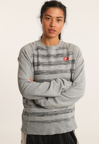 VINTAGE NIKE EMBROIDERED LOGO SWEATSHIRT