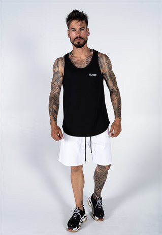 BLACK SLEEVLESS TEE