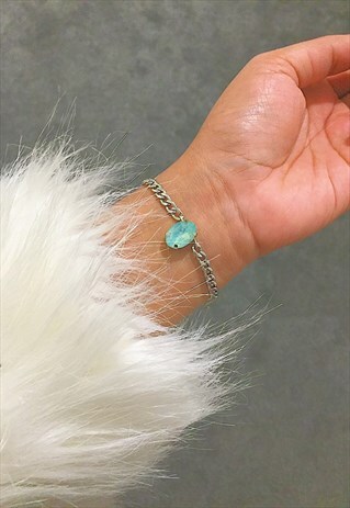 THORNE. SOLITARY GREEN OVAL CRYSTAL BRACELET
