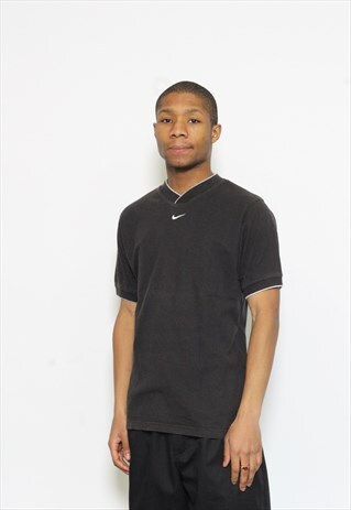 VINTAGE NIKE T SHIRT