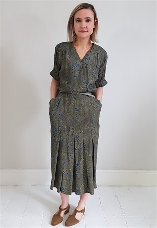 VINTAGE 80'S KHAKI GREEN PATTERNED WRAP DRESS W/ POCKETS