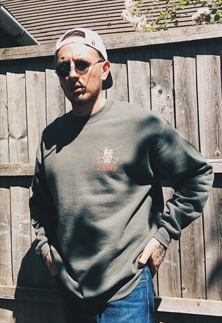 VINTAGE 90S BRITISH ARMY GREEN SWEATER SWEATSHIRT