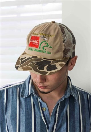 VINTAGE CAMO EMBROIDERED TRUCKER HAT 90S X 2.2