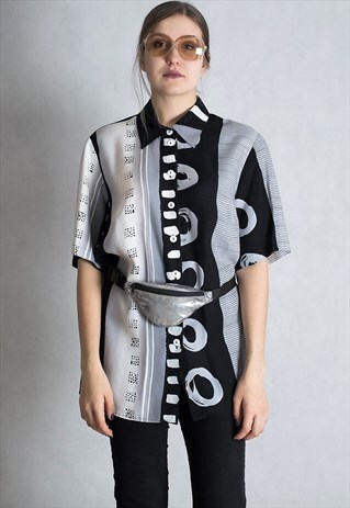 90S VINTAGE SHORT SLEEVE WOMEN'S LONG BLACK AND WHIT SHIRT