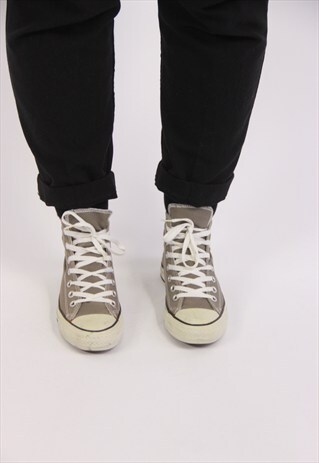 VINTAGE CONVERSE TRAINERS