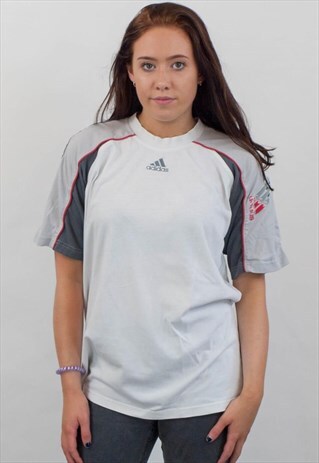 VINTAGE ADIDAS T-SHIRT