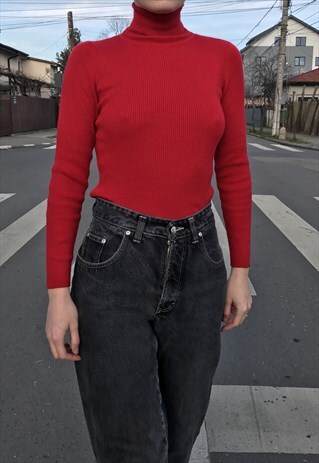 RED TURTLENECK TOP