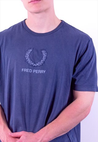 VINTAGE FRED PERRY SPELL OUT EMBROIDERY T-SHIRT IN BLUE