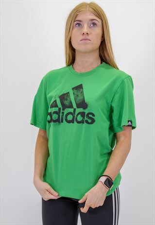 VINTAGE ADIDAS T-SHIRT IN GREEN MEDIUM