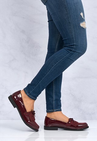 FRINGED AND BOW TRIM LOAFER IN BURGUNDY PAT