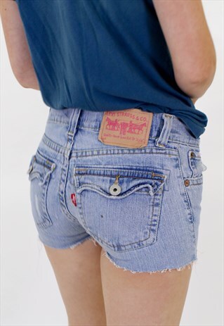 VINTAGE LEVIS DENIM SHORTS
