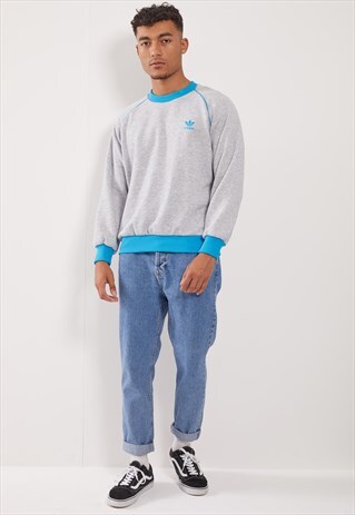 VINTAGE ADIDAS SWEATSHIRT