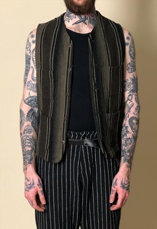 INCREDIBLE VINTAGE BUTTON-UP VEST