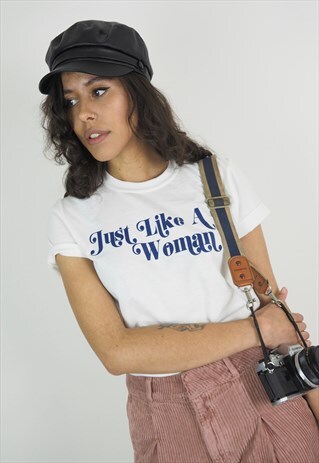 JUST LIKE A WOMAN GRAPHIC SLOGAN TEE