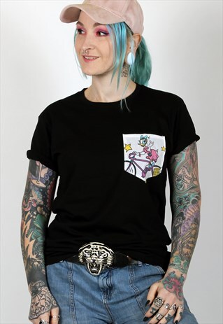 DISNEY DAISY DUCK ORGANIC COTTON POCKET TSHIRT