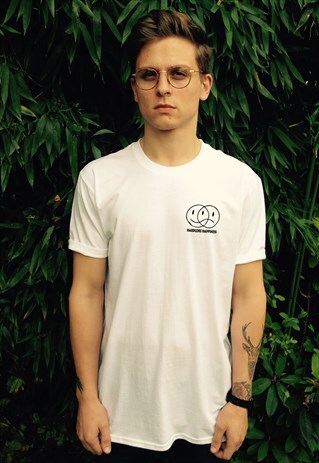 HARDCORE HAPPINESS PRINT COTTON T-SHIRT IN WHITE