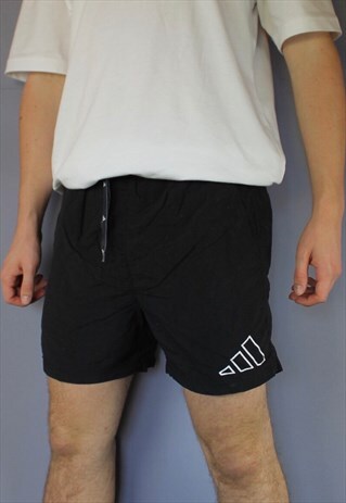 VINTAGE ADIDAS SHORTS IN BLACK WITH POCKETS, PRINTED LOGO AN