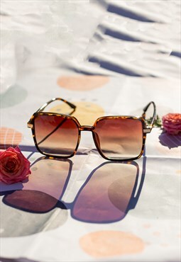 Tortoise Shell Elegant Square Side Metal Detail Sunglasses
