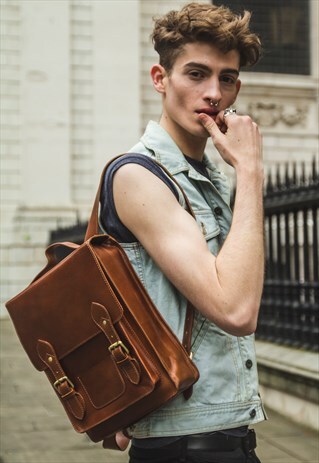 BROWN METROPOLITAN BACKPACK (MEDIUM: EXCLUSIVE EDITION)