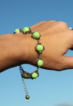 Deadstock silver/green metal/glass chain bracelet.