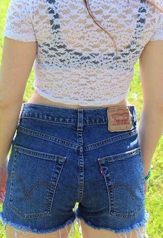 VINTAGE LEVI'S HIGH WAIST DENIM SHORTS - SIZE 10