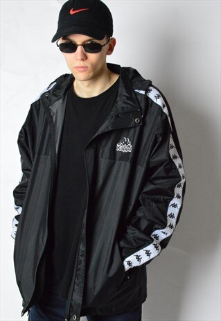 RARE VINTAGE BLACK MINIMALIST KAPPA LIGHTWEIGHT RAIN COAT