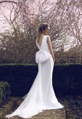 OPEN BACK WEDDING DRESS WITH THE BOW
