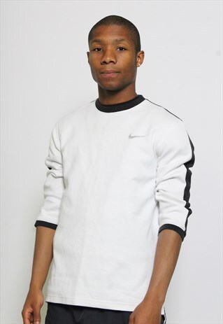 VINTAGE NIKE SPORTS SWEATSHIRT