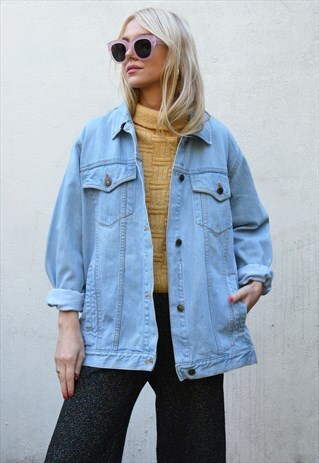 VINTAGE 90S OVERSIZED LIGHT BLUE DENIM JACKET